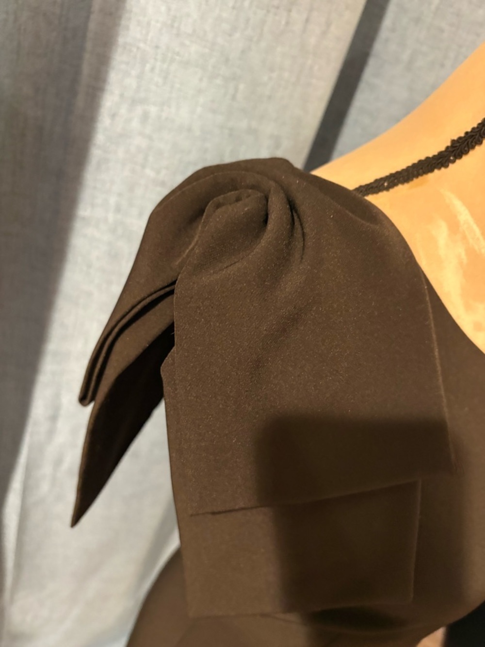 Gianni Bini One-Shoulder Black Cocktail Dress with Draped Bow - Picture 4 of 6